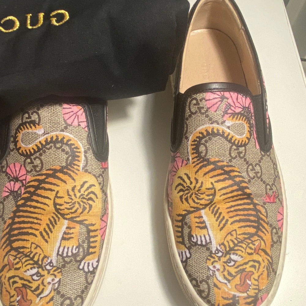 Gucci Bengali tiger slip on sneakers W 39